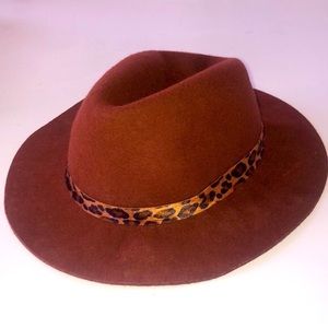 Felt brown fedora with cheetah print band like new!